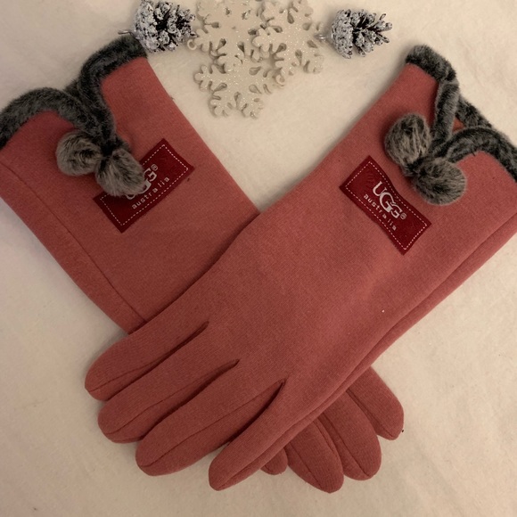 UGG Accessories - UGG ! FUR TRIMMED WINTER GLOVES